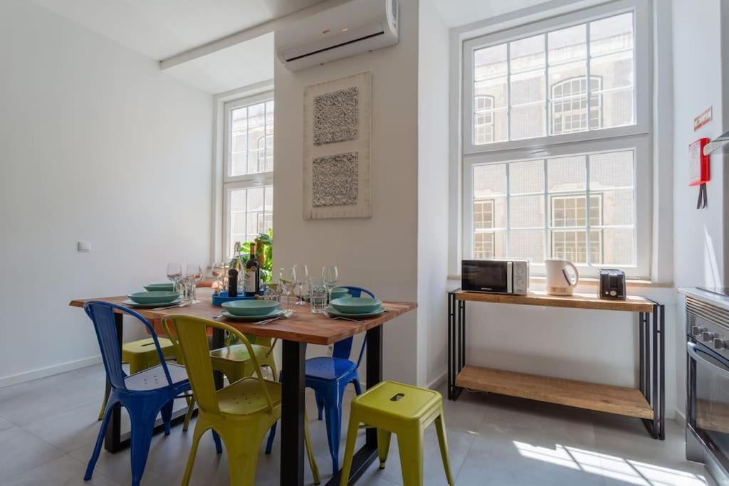 Unique & Super Aircon & Lift Apartment